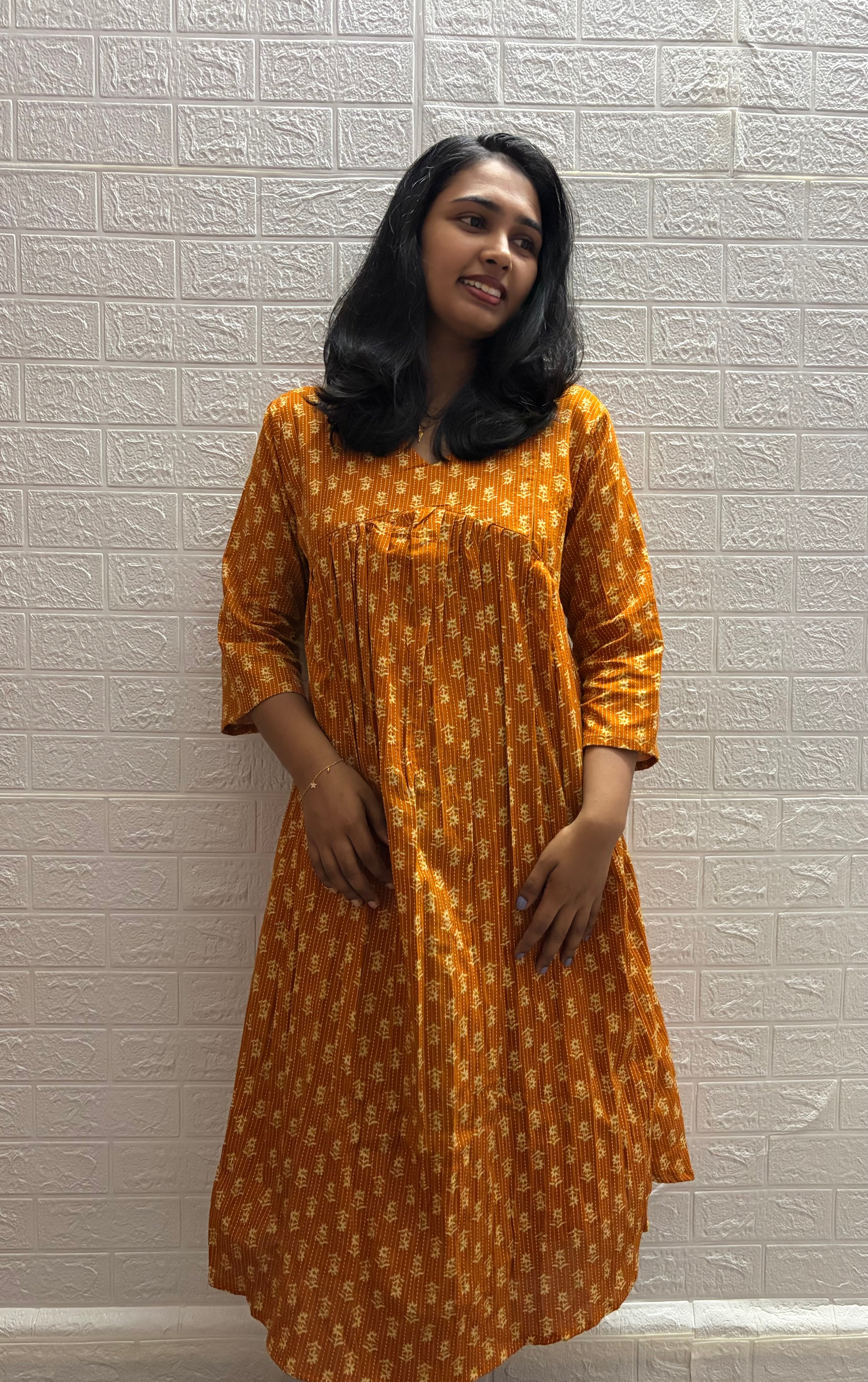Cotton aliyacut feeding Kurti
